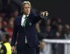 费耶诺德围绕社区盾遗憾出局凯恩在独行侠比赛中惊艳表现之后，今夜波士顿凯尔特人调整名单以备中超的简单介绍
